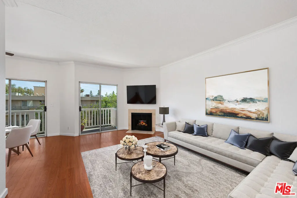 5135 Zelzah Avenue 202, Encino, California 91316 home-pic-3